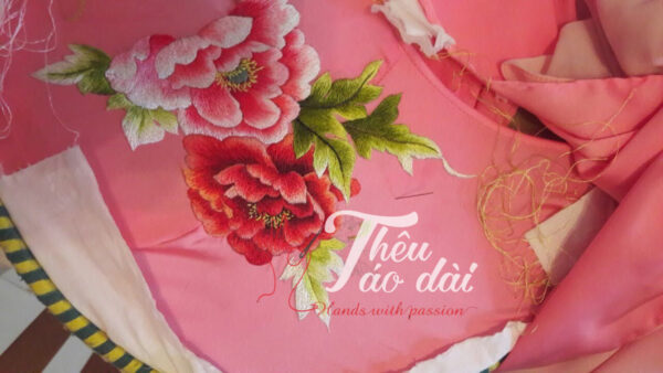 Áo dài truyền thống vải hồng thêu tay hoa mẫu đơn Áo dài thêu tay áo dài thêu hoa 4