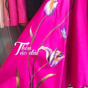 Áo dài vải hồng đậm thêu tay hoa tiết hoạ tulip tím Áo dài thêu tay áo dài thêu hoa
