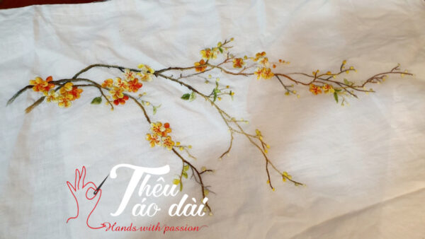 Áo dài trắng thêu hoạ tiết hoa mai mùa xuân Áo dài thêu tay áo dài thêu hoa 2
