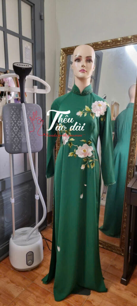089d2ece7ff0c8ae91e15-461x1024 Áo dài thêu tay hoa mẫu đơn 