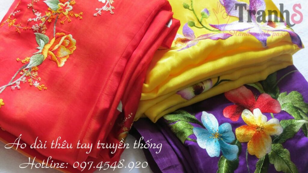 485166599_1107424231397436_9206482980357979215_n-1024x575 Vải áo dài thêu tay - món quà ý nghĩa tặng cô nhân ngày 20/11 Sản xuất 