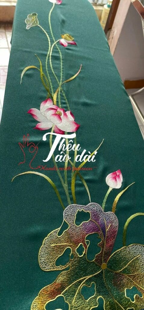 500014279_1161245849348607_6811911680529713058_n-478x1024 Vải áo dài thêu tay - món quà ý nghĩa tặng cô nhân ngày 20/11 Sản xuất 