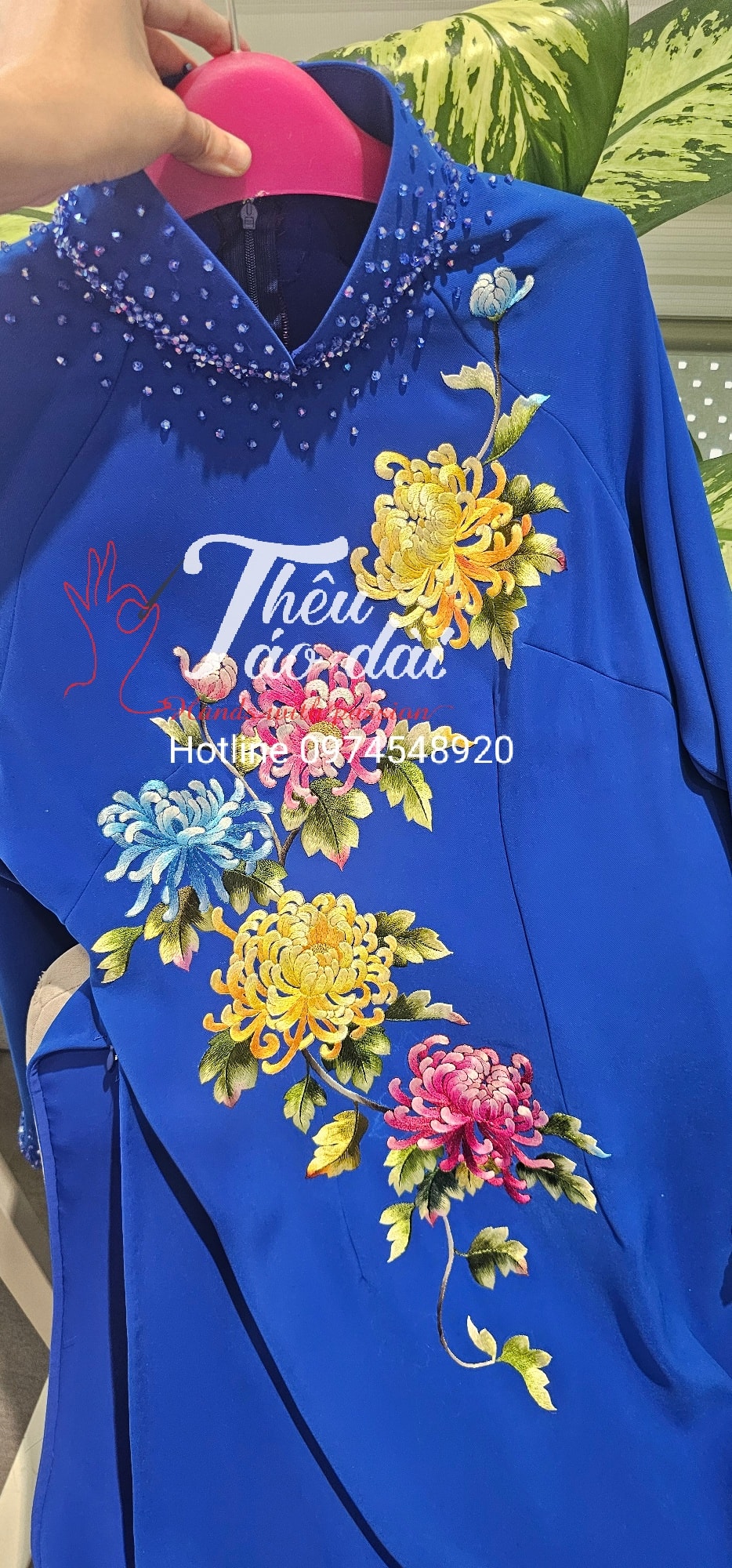 566204755_1287751546698036_452235192086585878_n Áo Dài Thêu Hoa Cúc: Nét Đẹp Tinh Hoa Văn Hóa Việt Sản xuất  566204755_1287751546698036_452235192086585878_n Áo Dài Thêu Hoa Cúc: Nét Đẹp Tinh Hoa Văn Hóa Việt Sản xuất