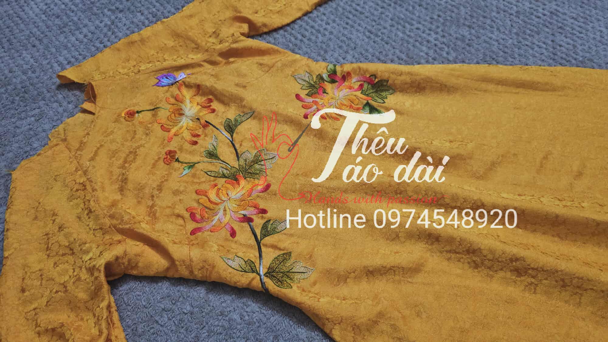 576104406_821789050572674_1667054209810115647_n Áo dài lụa thêu tay hoa cúc đại đoá 576104406_821789050572674_1667054209810115647_n Áo dài lụa thêu tay hoa cúc đại đoá